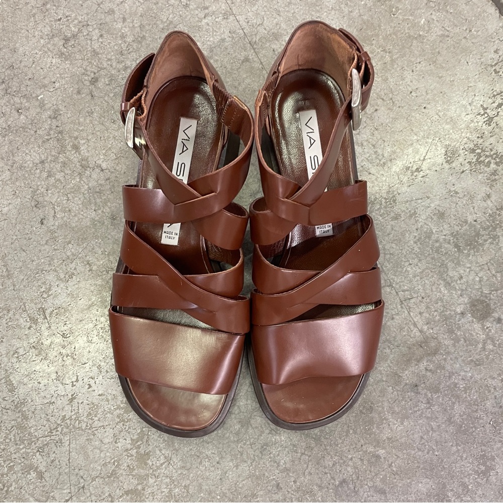 VIA SPIGA CRISS CROSS CUT OUT TOE SANDALS 5.5